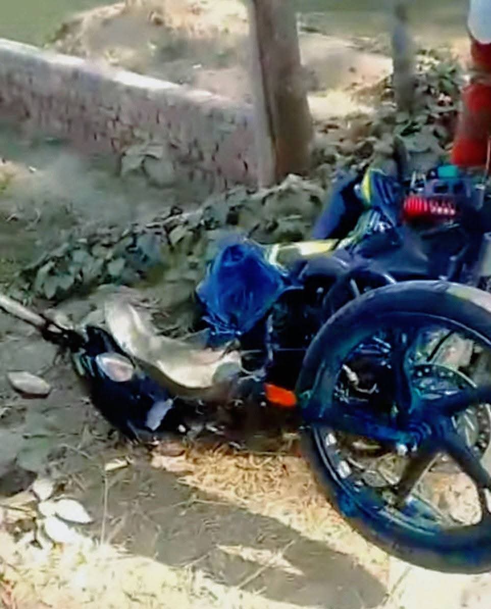 বেপরোয়া গতির ট্রাক্টরের ধাক্কায় মোটরসাইকেল ১আরোহীর মৃত্যু, আহত ১