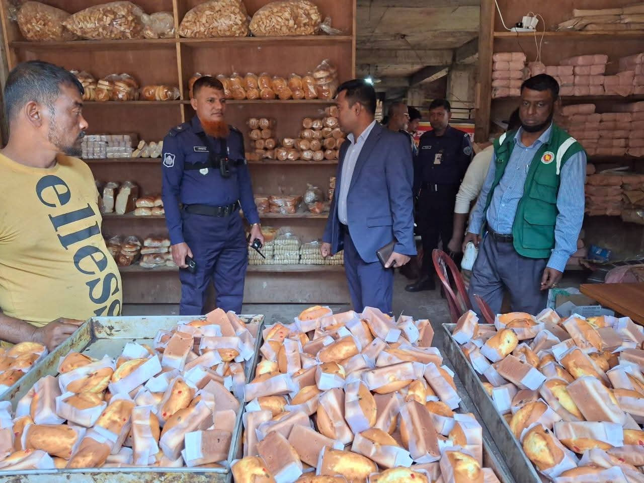 কচুয়ায় ক্ষতিকর খাদ্যের বিরুদ্ধে অভিযান।