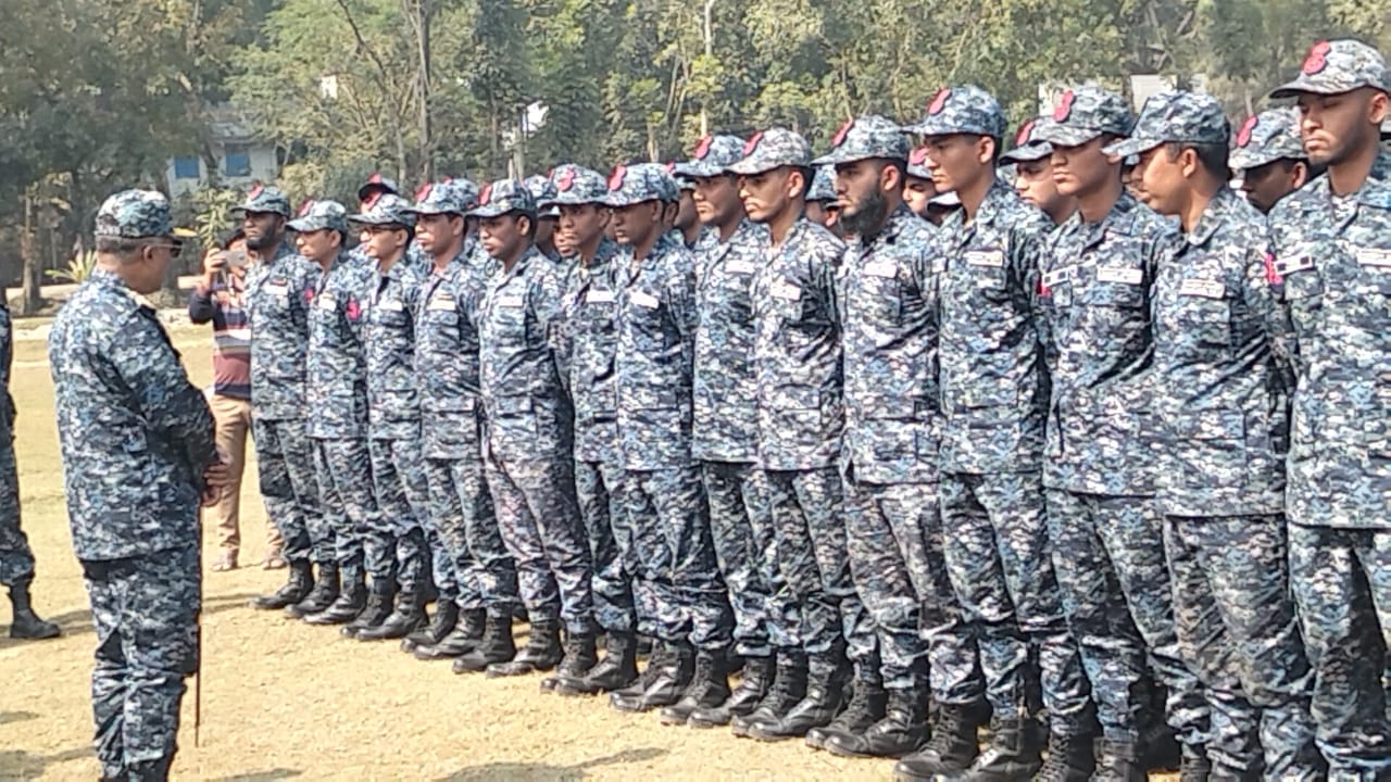 হাতিয়ায় আইনশৃঙ্খলা পরিস্থিতি পর্যবেক্ষণে নৌ অঞ্চলের কমান্ডার