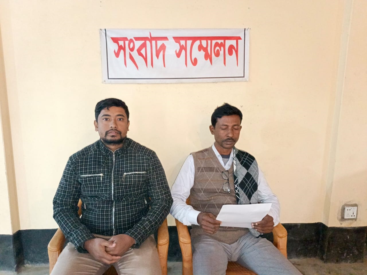 বীরগঞ্জে প্রশাসনের সহযোগিতা কামনা করে জুলাই যোদ্ধার পিতার সংবাদ সম্মেলন