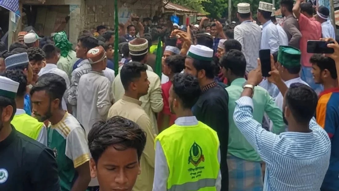 জশনে জুলুসে বাধার অভিযোগে বাঁশখালীতে উত্তেজনা, মুখোমুখি দুই পক্ষ—মোতায়েন অতিরিক্ত পুলিশ